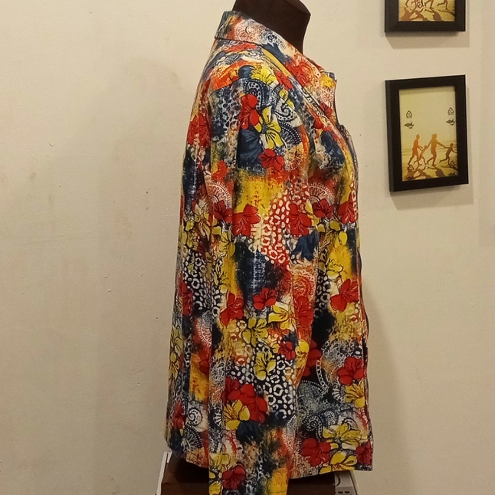 Woman's Jacket (LL) - Picture 2 of 4